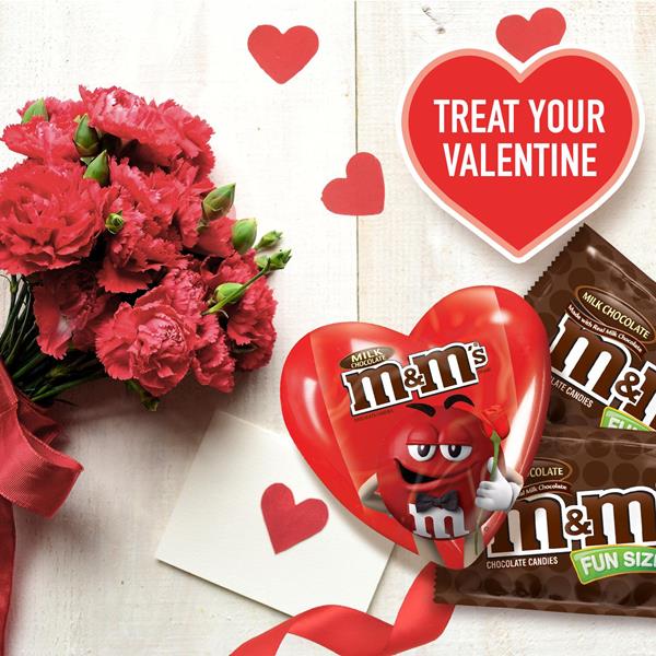 M&M'S Valentine's Day Milk Chocolate Candy Gift Heart, 0.93 oz