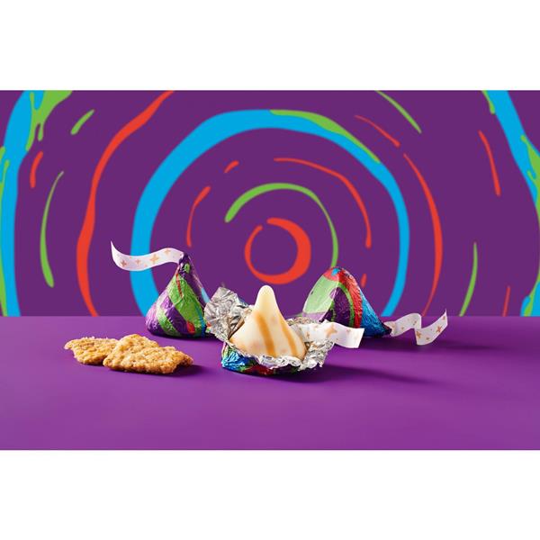HERSHEY'S KISSES CINNAMON TOAST CRUNCH Flavored Candy Share Pack
