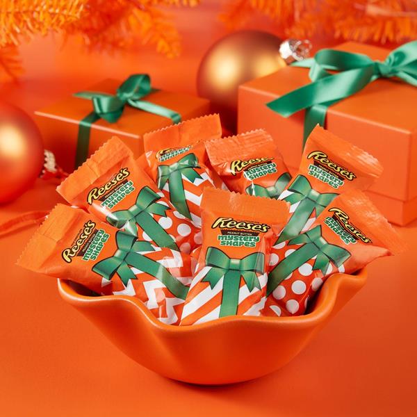 REESE'S Assorted Milk Chocolate Peanut Butter Shapes, Christmas