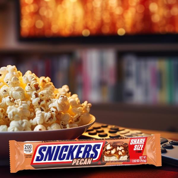 SNICKERS Pecan Milk Chocolate Candy Bar, Share Size, 2.82 Oz | Hy-Vee ...